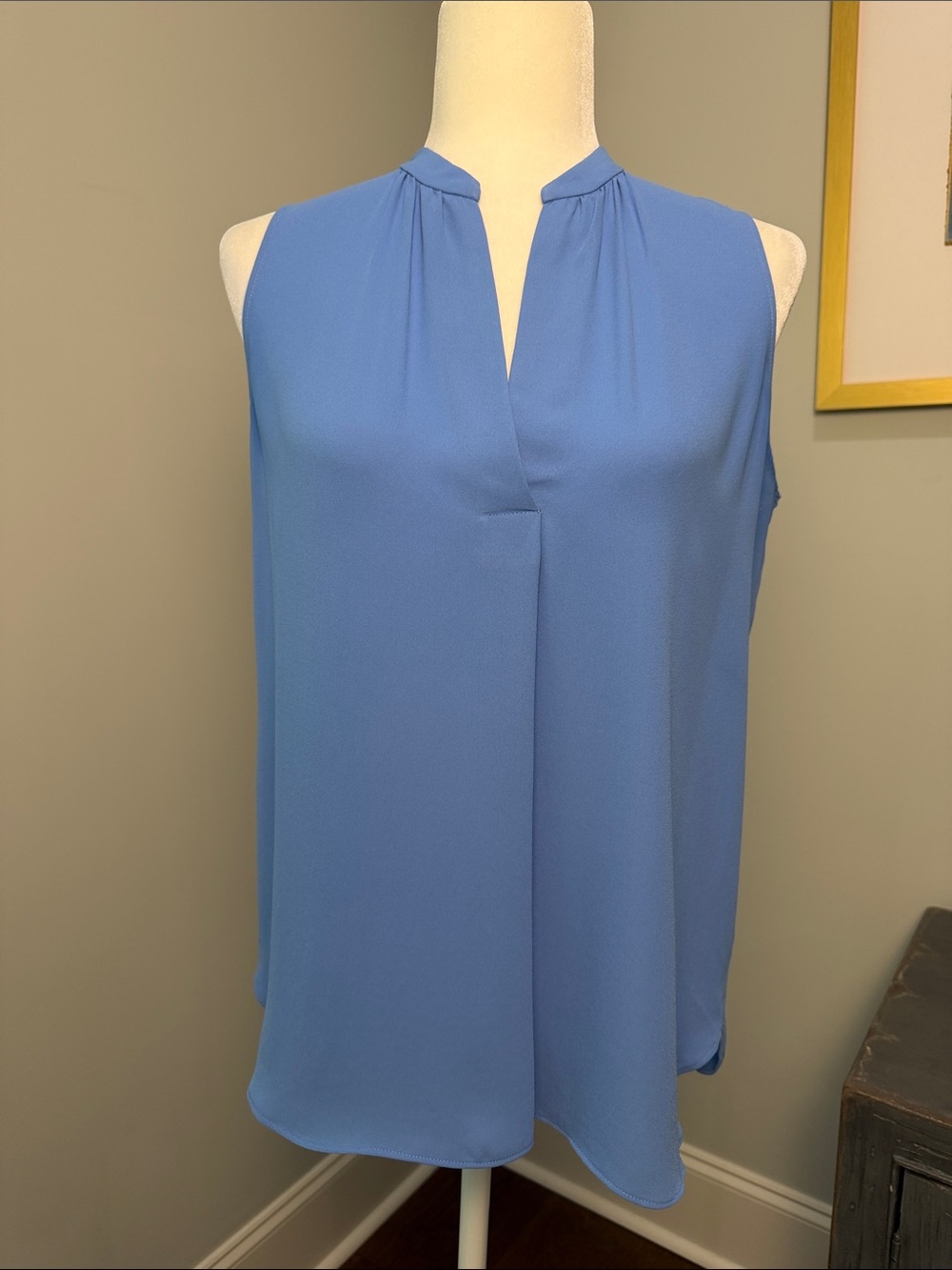 LOFT Sleeveless V-Neck Blouse in Periwinkle Blue. Size Small Petite.